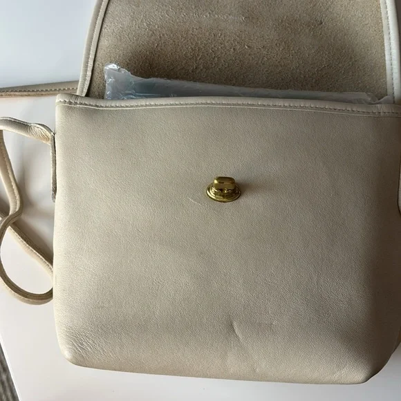 Coach | Vintage Quincey #9919 in Bone - Picture 14 of 15